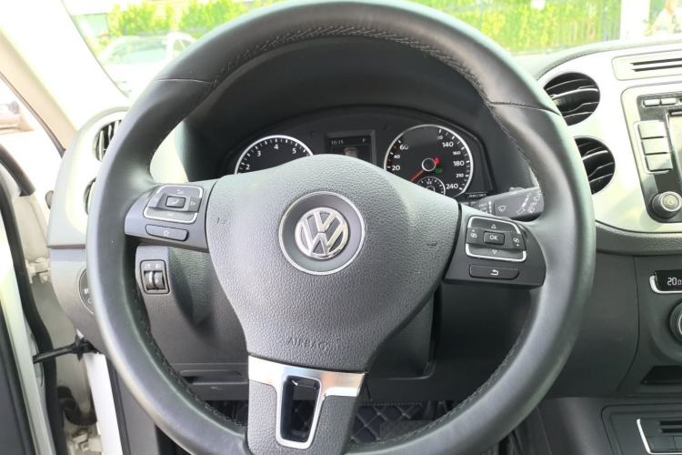 Used Volkswagen Tiguan 2016 300TSI Automatic All-Wheel Drive Luxury Edition Steering Wheel