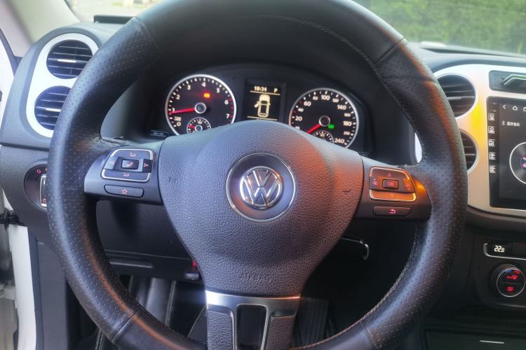 Used Volkswagen Tiguan 2016 280TSI Automatic Two-Wheel Drive Silk Road Comfort Edition Steering Wheel
