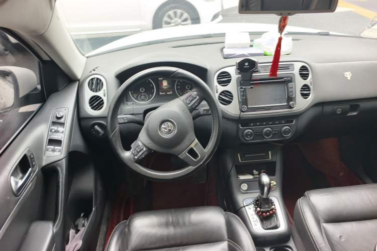 Used Volkswagen Tiguan 2016 300TSI Automatic All-Wheel Drive Luxury Edition Steering Wheel