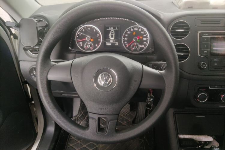 Used Volkswagen Tiguan 2016 280TSI Automatic Two-Wheel-Drive Silk Road Style Edition Steering Wheel