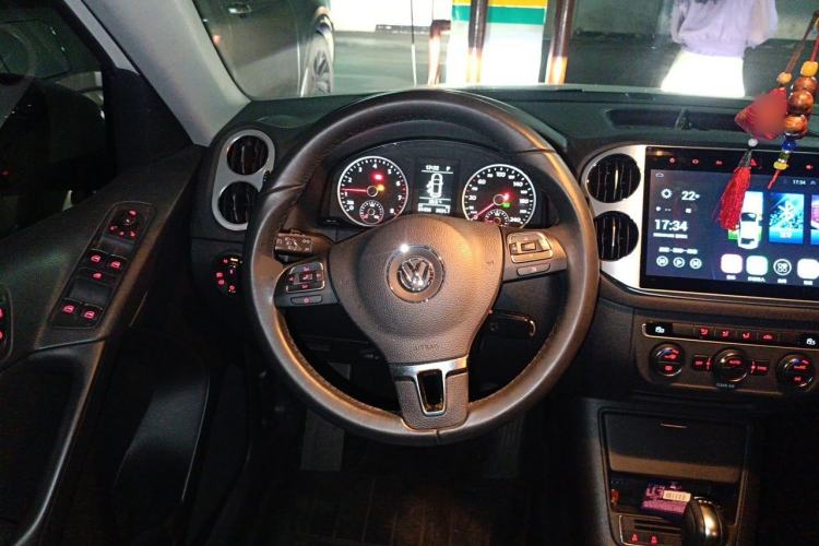 Used Volkswagen Tiguan 2016 280TSI Automatic Two-Wheel Drive Silk Road Comfort Edition Steering Wheel