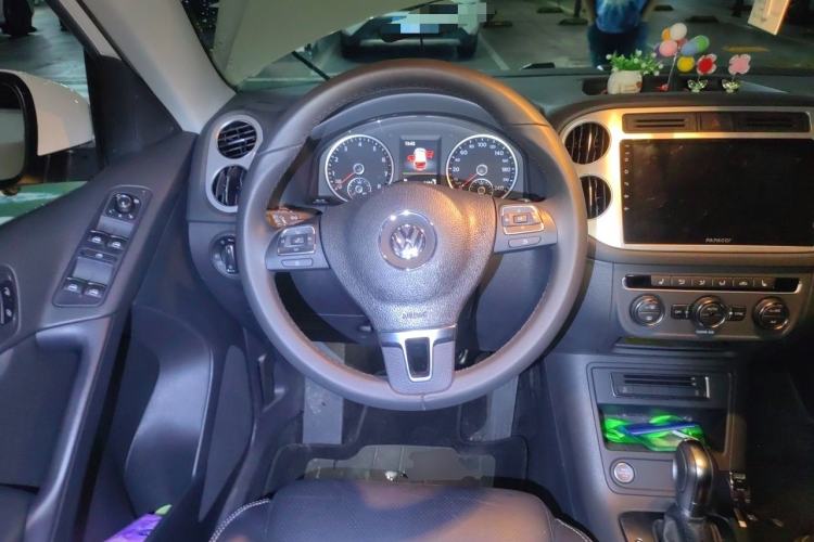 Used Volkswagen Tiguan 2016 300TSI Automatic Two-Wheel Drive Luxury Edition Steering Wheel