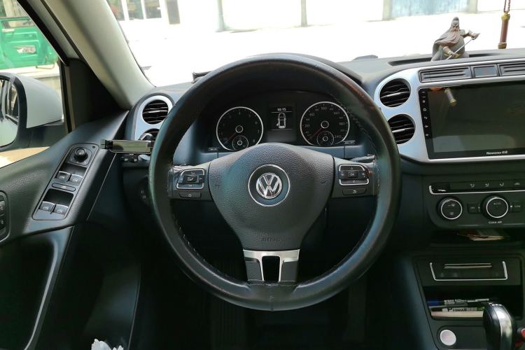 Used Volkswagen Tiguan 2016 280TSI Automatic Two-Wheel Drive Silk Road Comfort Edition Steering Wheel