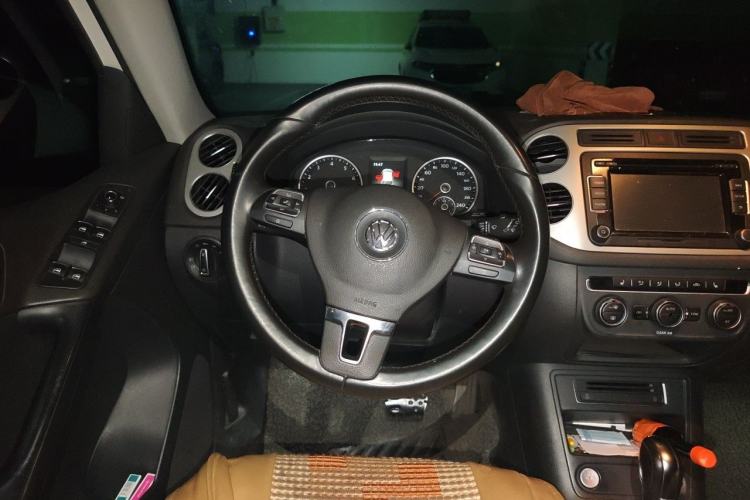 Used Volkswagen Tiguan 2016 300TSI Automatic All-Wheel Drive Luxury Edition Steering Wheel