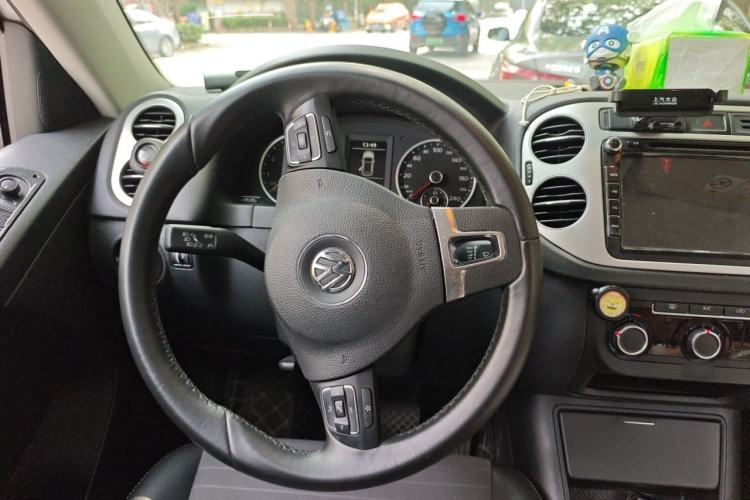 Used Volkswagen Tiguan 2016 280TSI Automatic Two-Wheel-Drive Silk Road Style Edition Steering Wheel