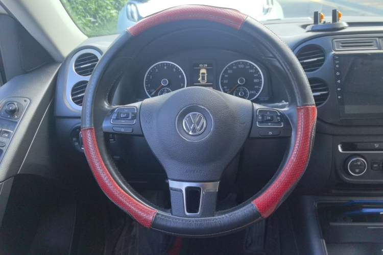 Used Volkswagen Tiguan 2016 280TSI Automatic Two-Wheel Drive Silk Road Comfort Edition Steering Wheel