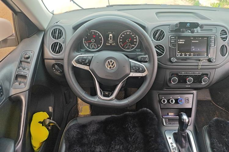 Used Volkswagen Tiguan 2016 280TSI Automatic Two-Wheel-Drive Silk Road Style Edition Steering Wheel