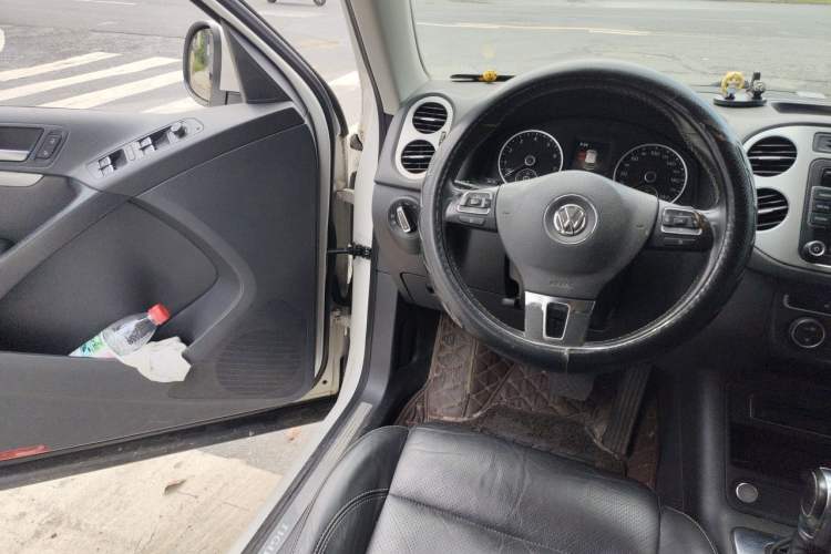 Used Volkswagen Tiguan 2016 300TSI Automatic Two-Wheel Drive Luxury Edition Steering Wheel