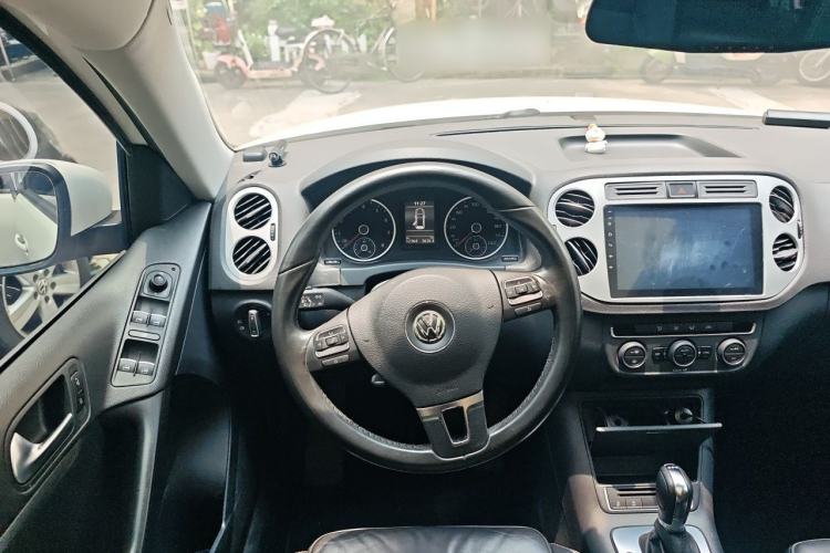 Used Volkswagen Tiguan 2016 280TSI Automatic Two-Wheel Drive Silk Road Comfort Edition Steering Wheel
