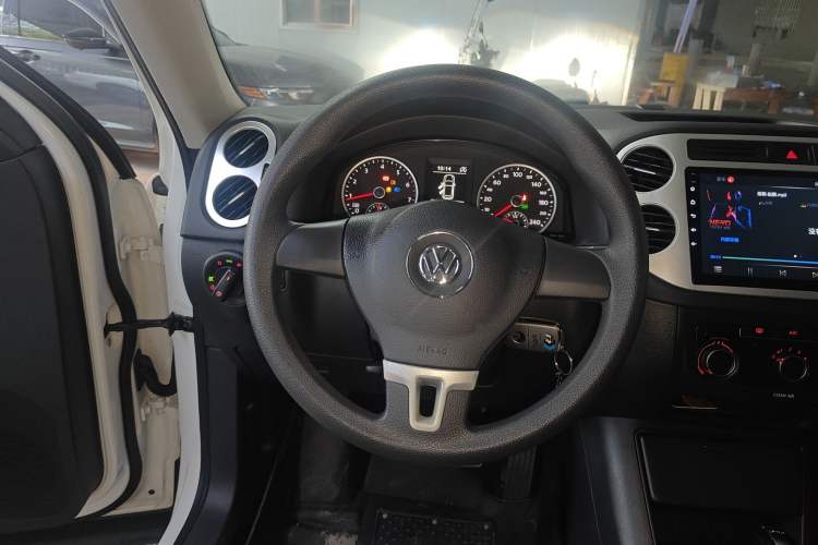 Used Volkswagen Tiguan 2016 280TSI Automatic Two-Wheel-Drive Silk Road Style Edition Steering Wheel