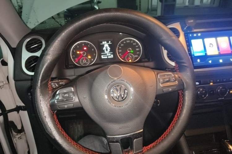 Used Volkswagen Tiguan 2016 280TSI Automatic Two-Wheel Drive Silk Road Comfort Edition Steering Wheel