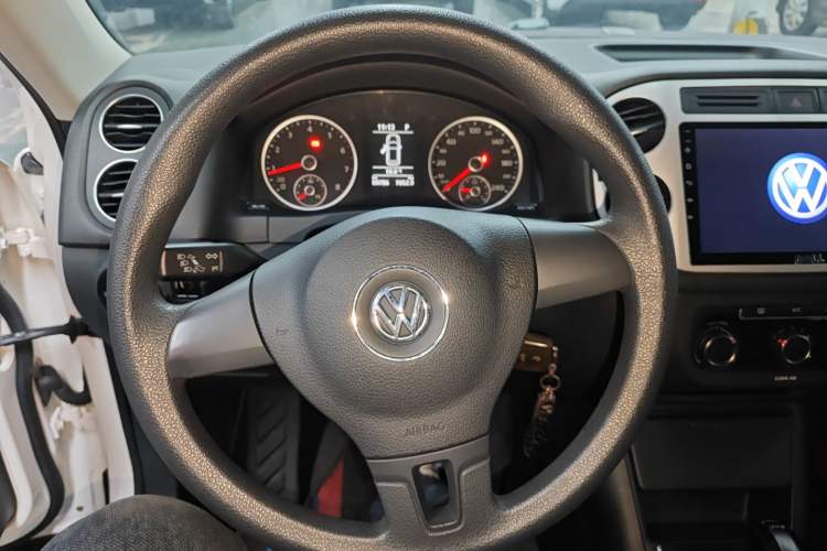 Used Volkswagen Tiguan 2016 280TSI Automatic Two-Wheel-Drive Silk Road Style Edition Steering Wheel