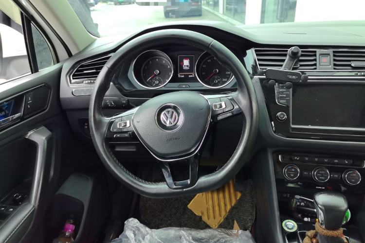 Used Volkswagen Tiguan 2016 300TSI Automatic Two-Wheel Drive Luxury Edition Steering Wheel
