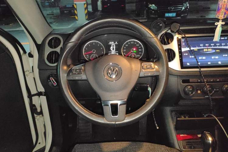 Used Volkswagen Tiguan 2016 280TSI Automatic Two-Wheel Drive Silk Road Comfort Edition Steering Wheel