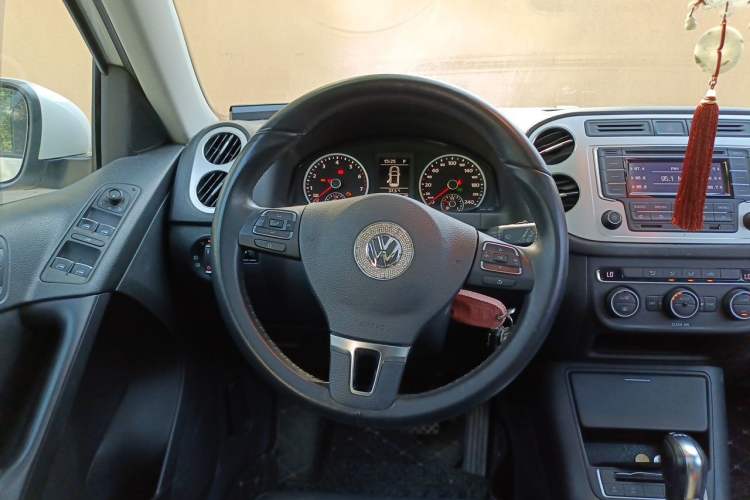 Used Volkswagen Tiguan 2016 280TSI Automatic Two-Wheel Drive Silk Road Comfort Edition Steering Wheel