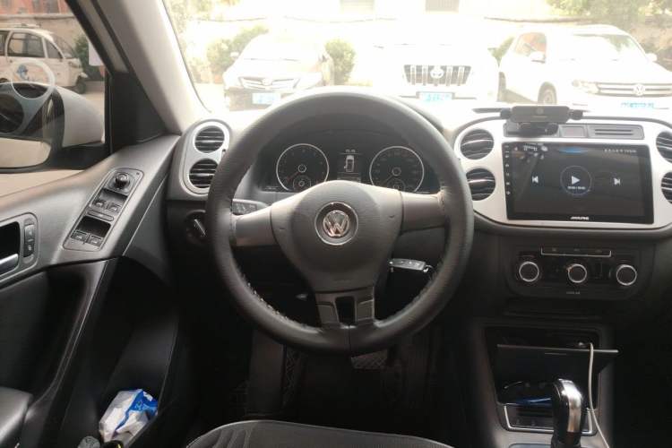 Used Volkswagen Tiguan 2016 280TSI Automatic Two-Wheel-Drive Silk Road Style Edition Steering Wheel