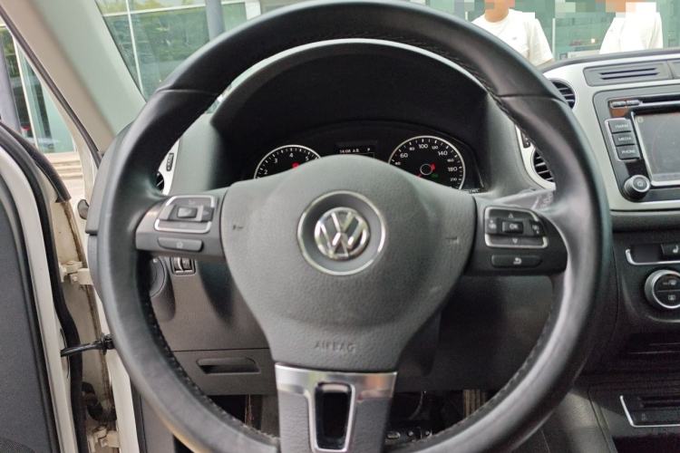 Used Volkswagen Tiguan 2016 300TSI Automatic All-Wheel Drive Luxury Edition Steering Wheel