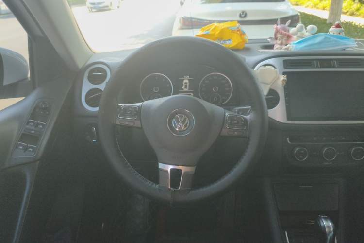 Used Volkswagen Tiguan 2016 280TSI Automatic Two-Wheel Drive Silk Road Comfort Edition Steering Wheel