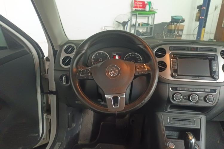 Used Volkswagen Tiguan 2016 300TSI Automatic All-Wheel Drive Luxury Edition Steering Wheel