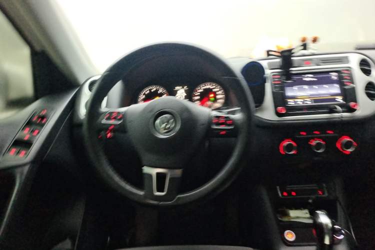 Used Volkswagen Tiguan 2016 280TSI Automatic Two-Wheel-Drive Silk Road Style Edition Steering Wheel