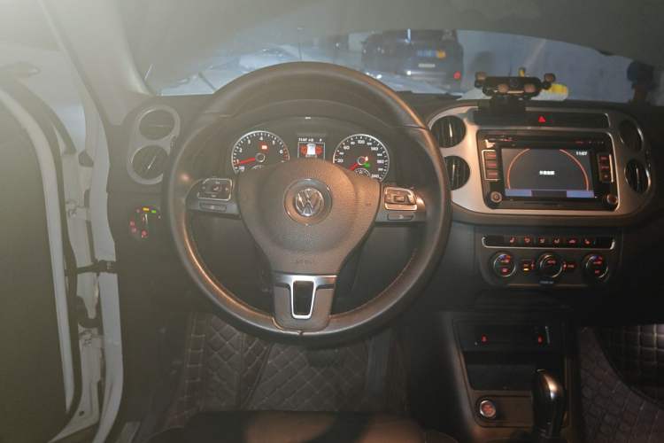 Used Volkswagen Tiguan 2016 300TSI Automatic Two-Wheel Drive Luxury Edition Steering Wheel