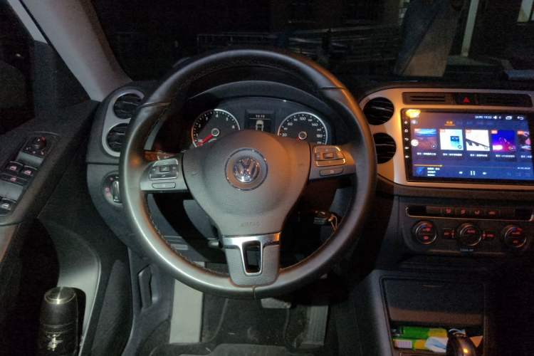 Used Volkswagen Tiguan 2016 280TSI Automatic Two-Wheel Drive Silk Road Comfort Edition Steering Wheel