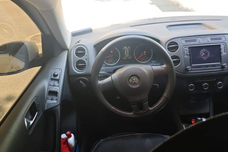 Used Volkswagen Tiguan 2016 280TSI Automatic Two-Wheel-Drive Silk Road Style Edition Steering Wheel