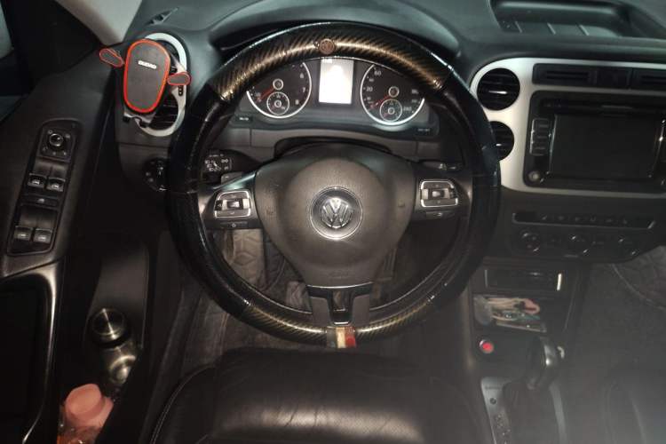 Used Volkswagen Tiguan 2016 300TSI Automatic All-Wheel Drive Luxury Edition Steering Wheel