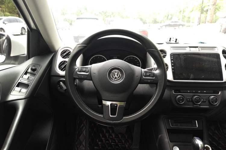 Used Volkswagen Tiguan 2016 280TSI Automatic Two-Wheel Drive Silk Road Comfort Edition Steering Wheel
