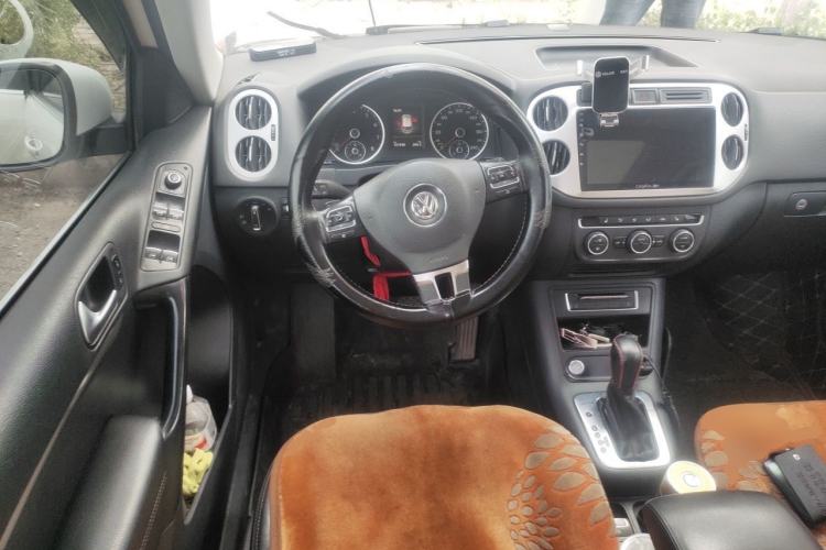 Used Volkswagen Tiguan 2016 300TSI Automatic All-Wheel Drive Luxury Edition Steering Wheel