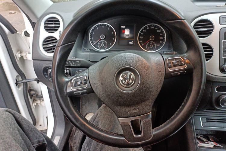 Used Volkswagen Tiguan 2016 300TSI Automatic All-Wheel Drive Luxury Edition Steering Wheel