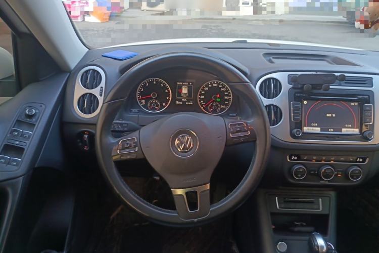 Used Volkswagen Tiguan 2016 300TSI Automatic All-Wheel Drive Luxury Edition Steering Wheel