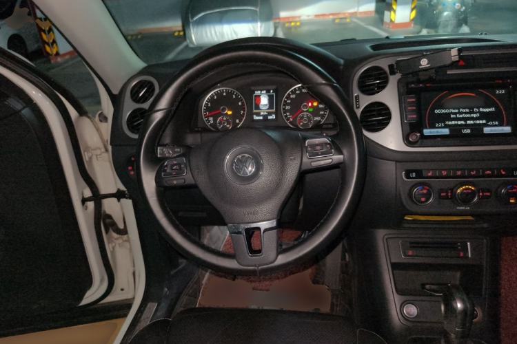 Used Volkswagen Tiguan 2016 300TSI Automatic Two-Wheel Drive Luxury Edition Steering Wheel