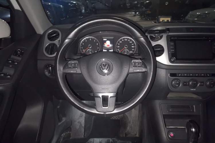 Used Volkswagen Tiguan 2016 300TSI Automatic Two-Wheel Drive Luxury Edition Steering Wheel