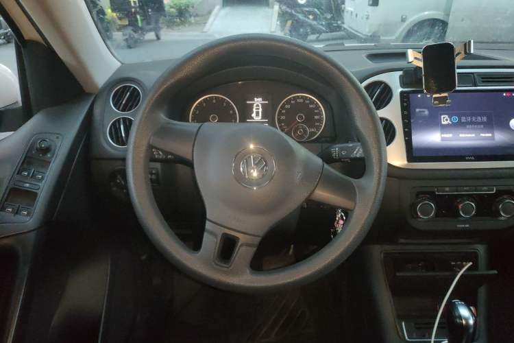 Used Volkswagen Tiguan 2016 280TSI Automatic Two-Wheel-Drive Silk Road Style Edition Steering Wheel