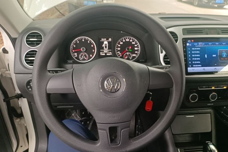 Used Volkswagen Tiguan 2016 280TSI Automatic Two-Wheel-Drive Silk Road Style Edition Steering Wheel
