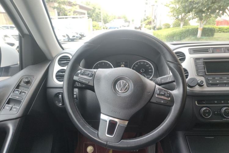 Used Volkswagen Tiguan 2016 280TSI Automatic Two-Wheel Drive Silk Road Comfort Edition Steering Wheel