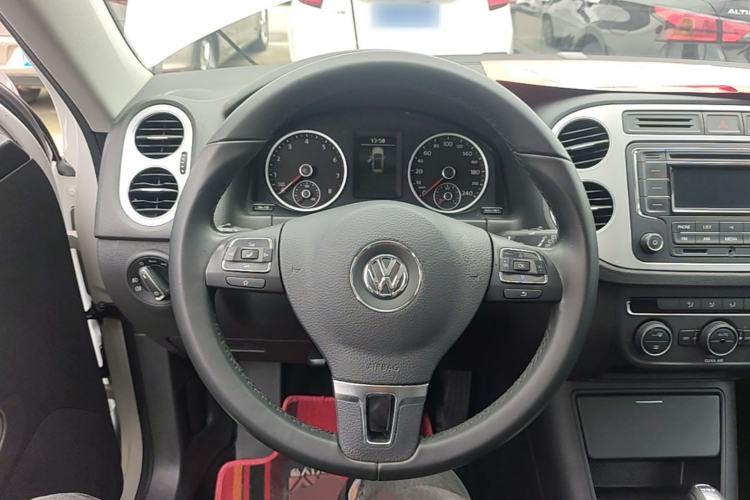 Used Volkswagen Tiguan 2016 280TSI Automatic Two-Wheel Drive Silk Road Comfort Edition Steering Wheel