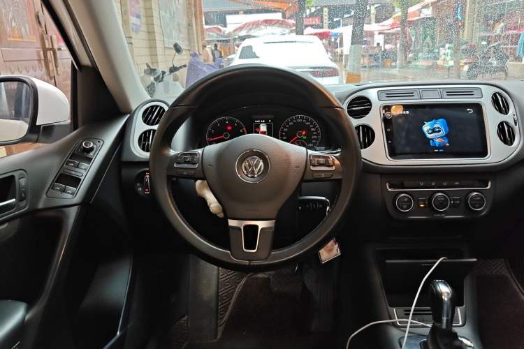 Used Volkswagen Tiguan 2016 280TSI Automatic Two-Wheel Drive Silk Road Comfort Edition Steering Wheel