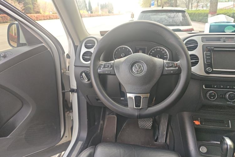 Used Volkswagen Tiguan 2016 300TSI Automatic Two-Wheel Drive Luxury Edition Steering Wheel