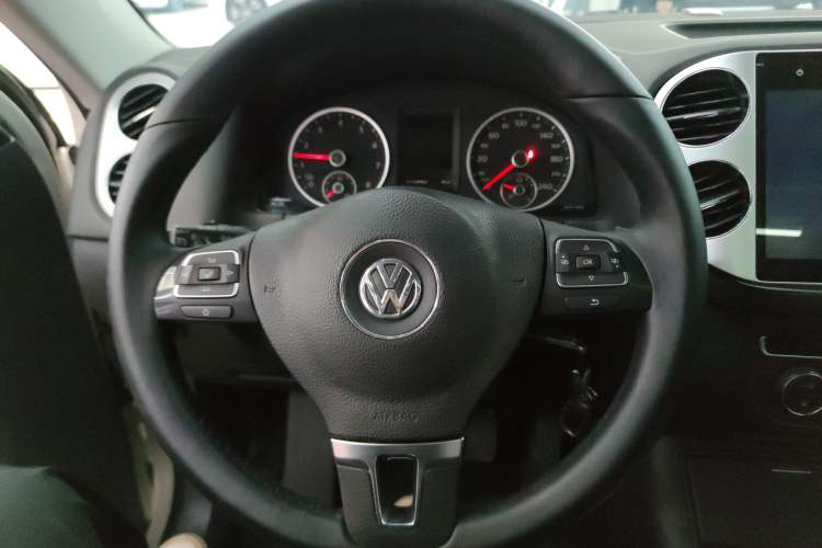 Used Volkswagen Tiguan 2016 300TSI Automatic All-Wheel Drive Fashion Vision Edition Steering Wheel