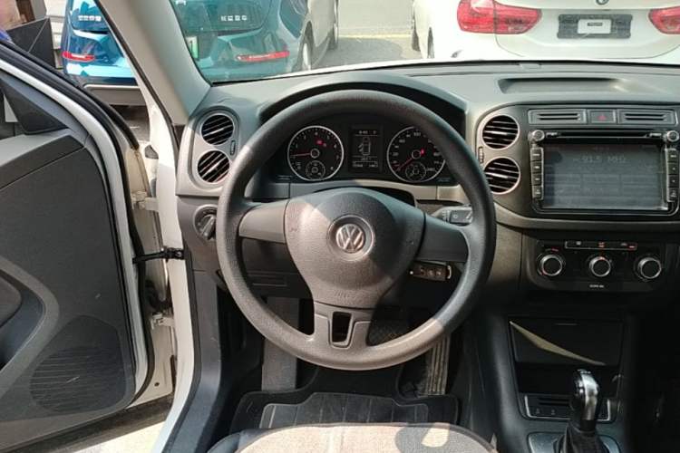 Used Volkswagen Tiguan 2016 280TSI Automatic Two-Wheel-Drive Silk Road Style Edition Steering Wheel