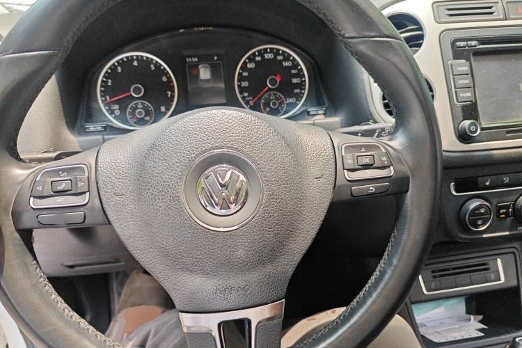 Used Volkswagen Tiguan 2016 300TSI Automatic Two-Wheel Drive Luxury Edition Steering Wheel