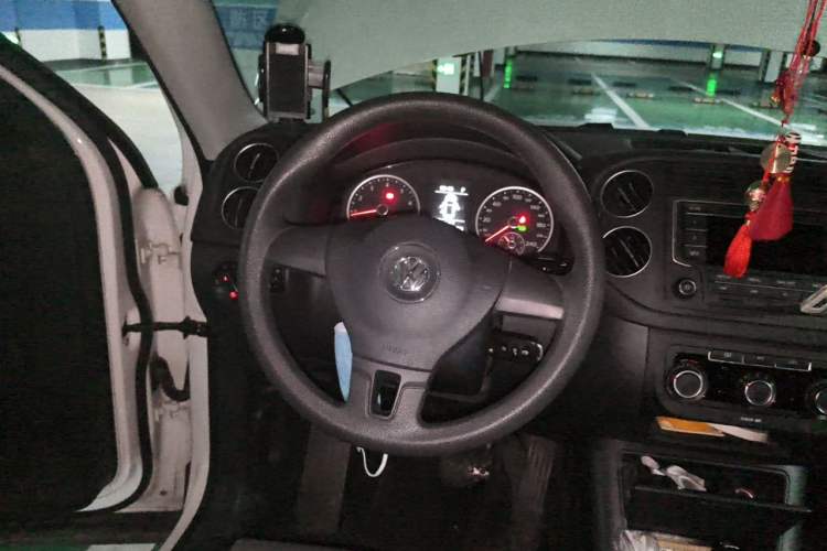 Used Volkswagen Tiguan 2016 280TSI Automatic Two-Wheel-Drive Silk Road Style Edition Steering Wheel