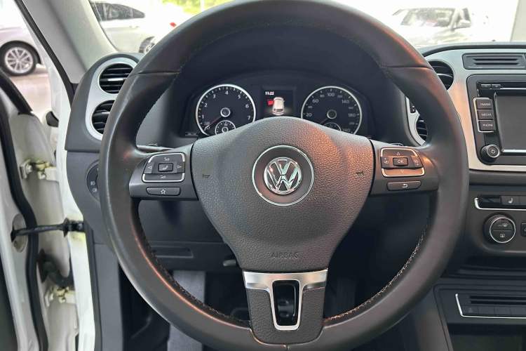 Used Volkswagen Tiguan 2016 300TSI Automatic Two-Wheel Drive Luxury Edition Steering Wheel