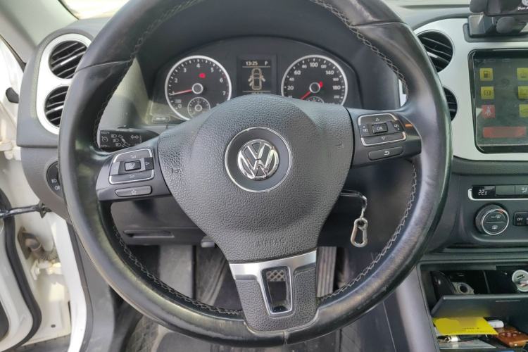 Used Volkswagen Tiguan 2016 280TSI Automatic Two-Wheel Drive Silk Road Comfort Edition Steering Wheel