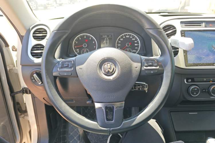 Used Volkswagen Tiguan 2016 280TSI Automatic Two-Wheel Drive Silk Road Comfort Edition Steering Wheel