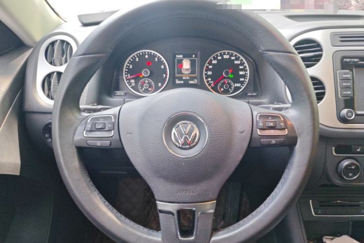 Used Volkswagen Tiguan 2016 300TSI Automatic All-Wheel Drive Luxury Edition Steering Wheel