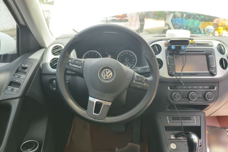 Used Volkswagen Tiguan 2016 300TSI Automatic All-Wheel Drive Luxury Edition Steering Wheel