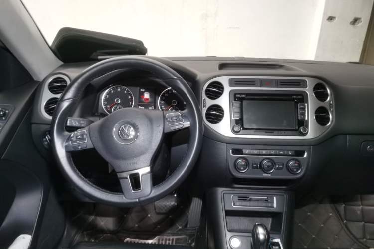 Used Volkswagen Tiguan 2016 300TSI Automatic Two-Wheel Drive Luxury Edition Steering Wheel